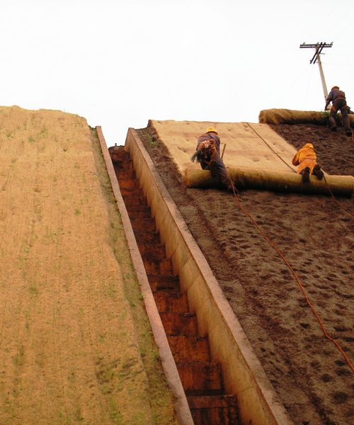 Aplicação de Biomantas + Hidrossemeadura